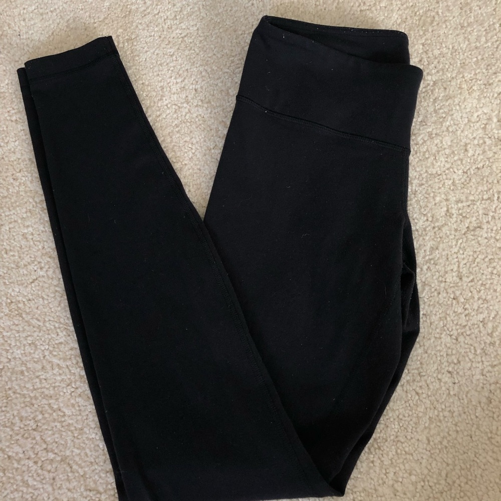 🔴⚪️LULULEMON WUNDER UNDER LEGGINGS🔴⚪️